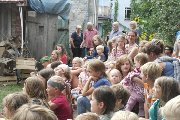 Sommerfest 2013. Junge Zuschauer.